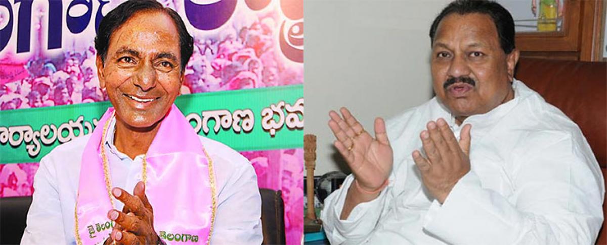 KCR welcomes DS, supporters into TRS with Pink Kanduva